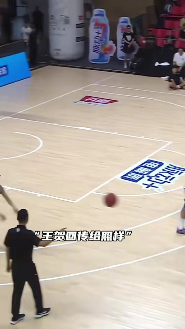 前中国男篮球赛  员孟铎打野球将球砸向张照洋险引冲突 现已向其道歉