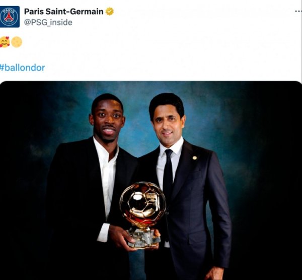 巴黎荣耀时刻!巴黎社媒:登贝莱手持金球与纳赛尔合影🥰🌕 巴黎荣耀时刻!巴黎社媒:登贝莱手持金球与纳赛尔合影🥰🌕