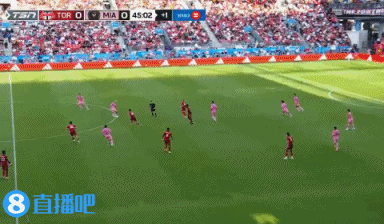 梅西策动！梅西分球给边路阿尔巴，后者助攻阿连德头球破僵