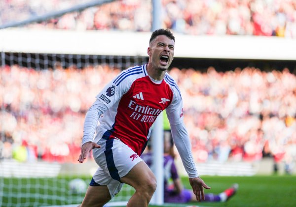 后备 奇兵!两场共出战28分钟,马丁内利战毕巴1球1助、绝平曼城 后备 奇兵!两场共出战28分钟,马丁内利战毕巴1球1助、绝平曼城