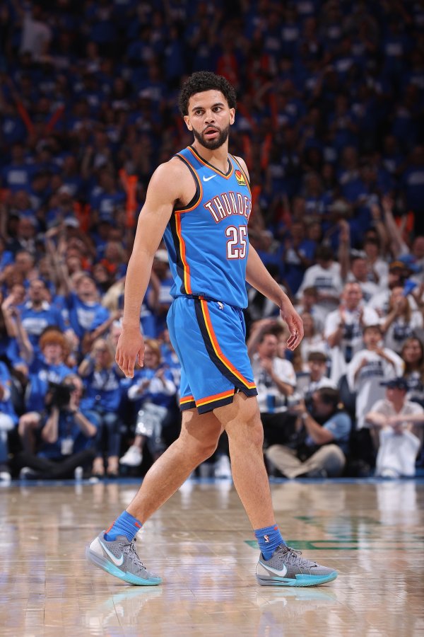 戴格诺特:不确定A-米切尔能否达到多特防卫 水准 但高于平均水平 戴格诺特:不确定A-米切尔能否达到多特防卫 水准 但高于平均水平