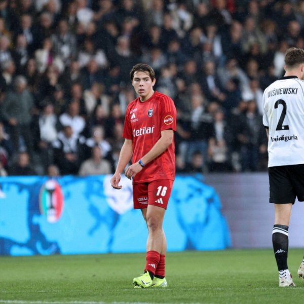 布冯儿子在本轮意大利杯后备 出场,尚未在比萨上演意甲职业联赛 首秀 布冯儿子在本轮意大利杯后备 出场,尚未在比萨上演意甲职业联赛 首秀