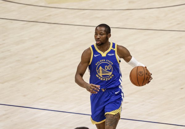 Siegel:库明加夏联一直在跟别队会面&尤其是国王 希望能先签后换 Siegel:库明加夏联一直在跟别队会面&尤其是国王 希望能先签后换