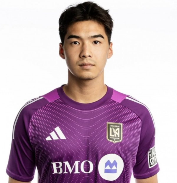 新的开始！刘邵子洋社媒晒洛杉矶FC二队签约照