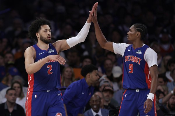 活塞VS灰熊杆位:康宁汉姆&艾维&奥萨尔登场 杰罗姆&波普出战 活塞VS灰熊杆位:康宁汉姆&艾维&奥萨尔登场 杰罗姆&波普出战