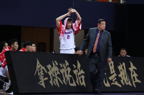 徐长锁今夏谈杨瀚森夏联表现满是骄傲：你看瀚森的适应能力有多强