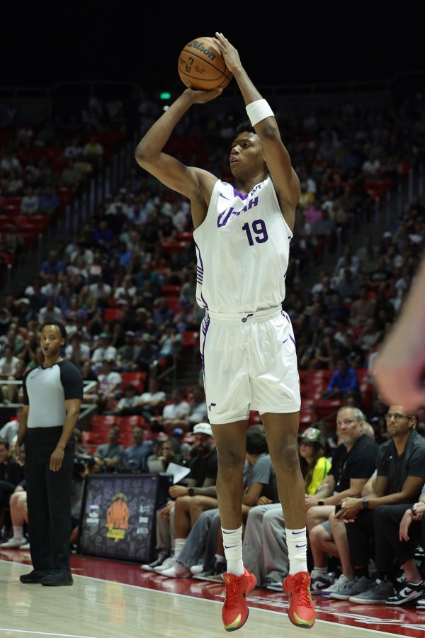 小迸发  ！贝利第三节5投4中&三分3中2独得10分1板1助2断