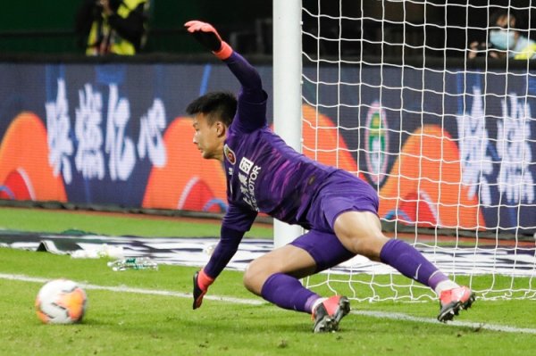 定海神针!海港二门陈威单场贡献10次抢救 ,最后时刻化解必得分 定海神针!海港二门陈威单场贡献10次抢救 ,最后时刻化解必得分