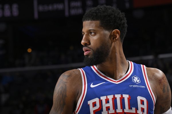 纳斯:乔治未参加5对5对峙 练习 不排除他能在季前赛中登场 纳斯:乔治未参加5对5对峙 练习 不排除他能在季前赛中登场