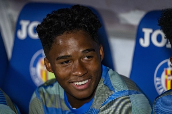 板凳坐穿！19岁恩德里克本赛季仍0出场，5个月没球踢身价3500万