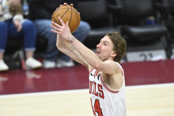 生猛牛犊!布泽利斯半场8中4&罚球5中5 砍下全场最高14分外加3板 生猛牛犊!布泽利斯半场8中4&罚球5中5 砍下全场最高14分外加3板