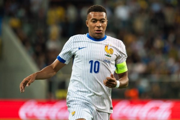 记者：尽管姆巴佩缺席练习  ，但皇马认为他在国家队出战没问题