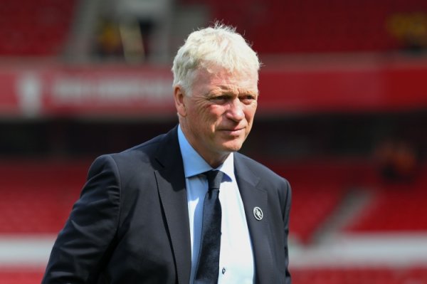 累计五黄停赛！莫耶斯：裁判    公司承认霍尔有两张警告  值得商榷