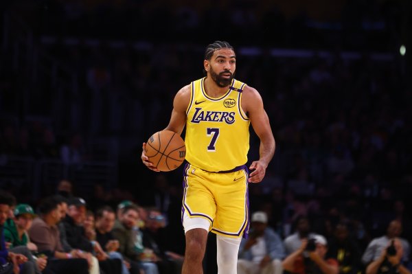 单场22分!文森特:我知道球队人手短缺 所以想打得更有侵略性 单场22分!文森特:我知道球队人手短缺 所以想打得更有侵略性