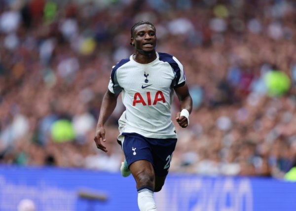 库杜斯对阵利兹联6次过人全部成功，是2024年安东尼之后英超首人