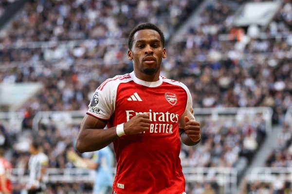 廷伯本场8次赢得对峙  、6次抄截  ，均为阿森纳球员本场最多