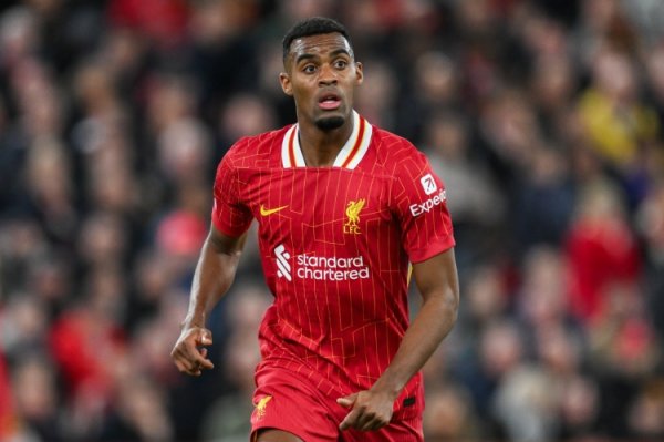 记者：利物浦确认赫拉芬贝赫身体状况良好，预计可出战曼联