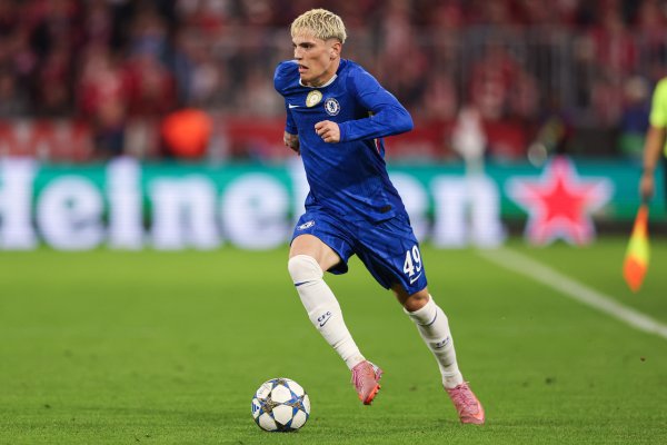 特里: 加纳乔对狼队表现非常棒 赢球并零封对手至关重要