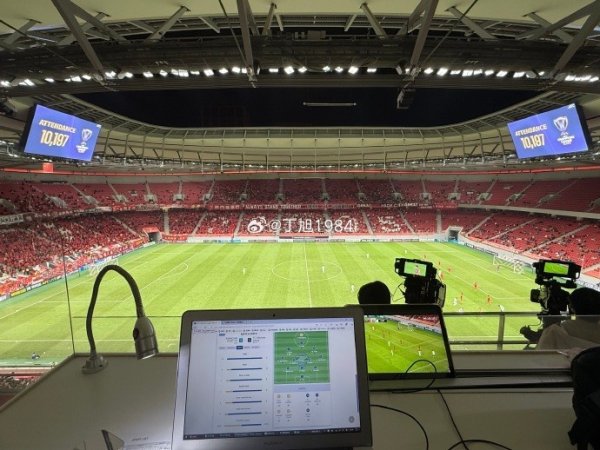 记者：今晚亚冠海港主场作战  10197人，太惨淡了！