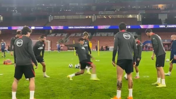 科贝：马竞对阿森纳非常不满，在酋长运动活动    场  练习  结束后没有热水洗澡