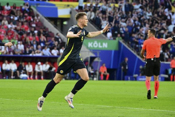 麦克托米奈：两战两胜但我们仍需提升表现，继续展现出韧性