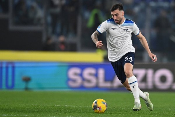 都体：米兰和国米有意拉齐奥后场球员吉拉，皇马有50%二转